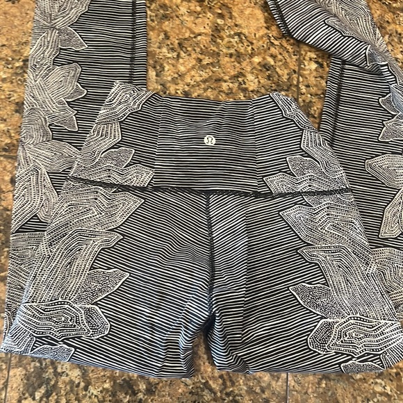 Lululemon leggings - Picture 2 of 3